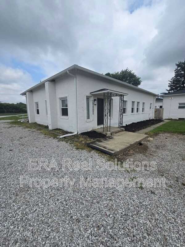 688 N James Rd - Photo 2 of 15