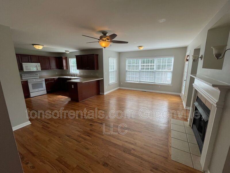 518 Amber Crest Ct - Photo 2 of 18