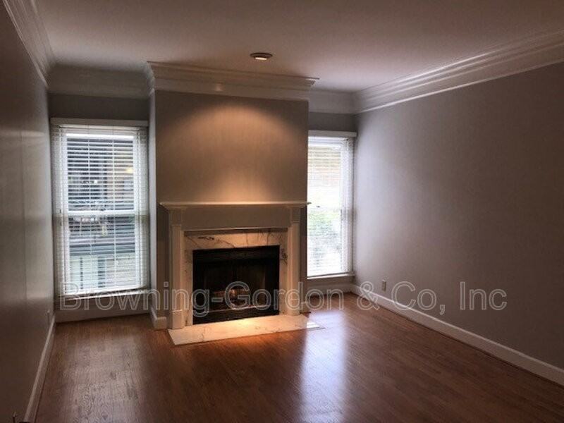 302 Sloan Rd - Photo 2 of 13