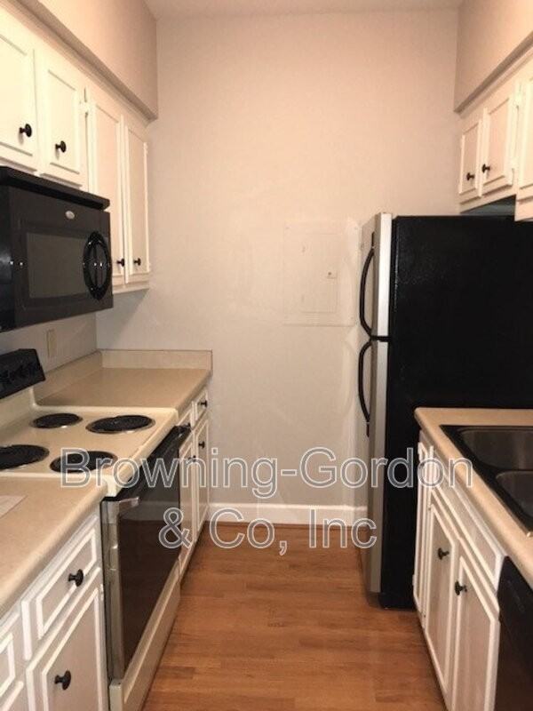 302 Sloan Rd - Photo 4 of 13