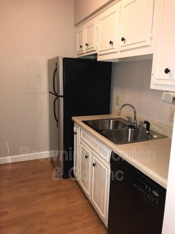 302 Sloan Rd - Photo 5 of 13