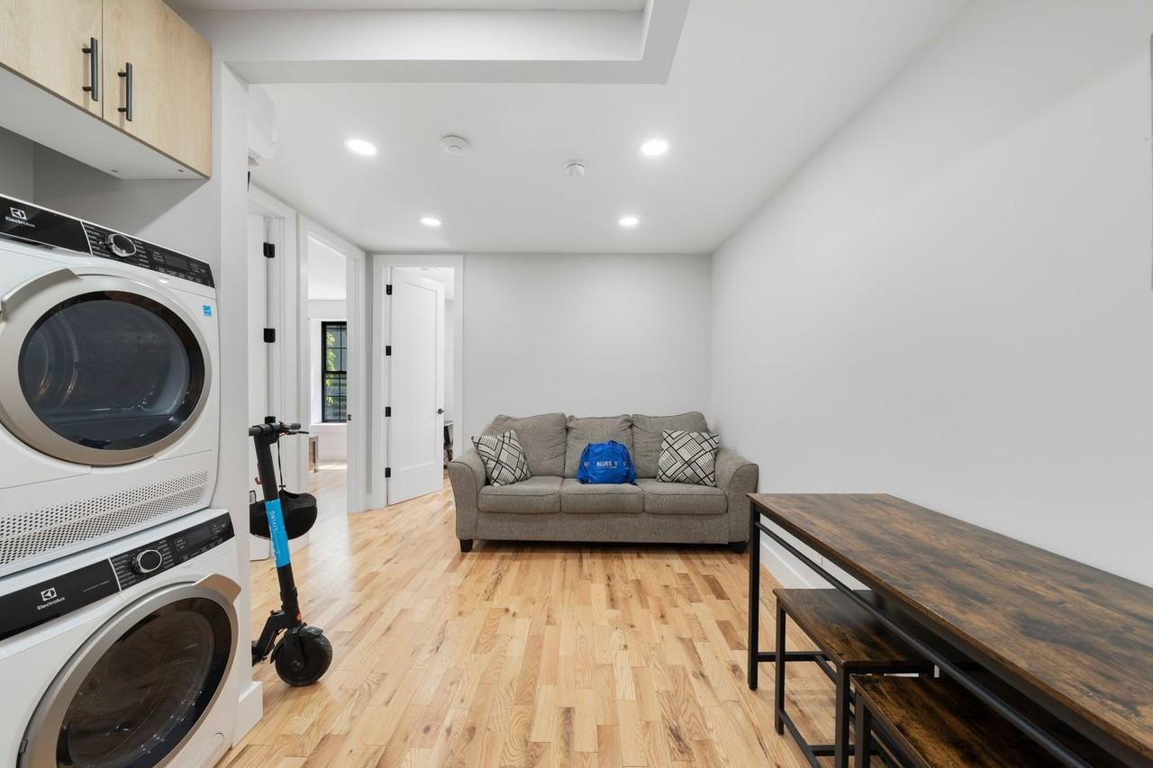 558 E191 BH LLC - Photo 6 of 34
