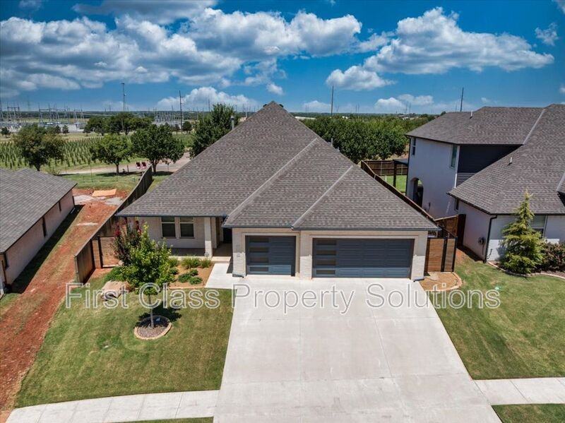 7317 Nw 159th Ter - Photo 4 of 38