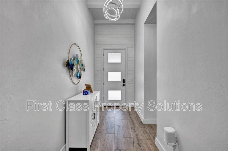 7317 Nw 159th Ter - Photo 5 of 38