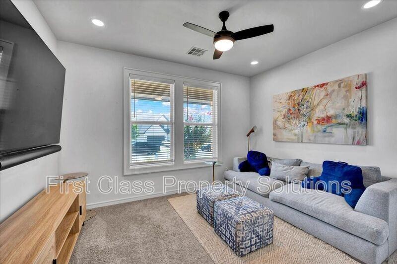 7317 Nw 159th Ter - Photo 6 of 38