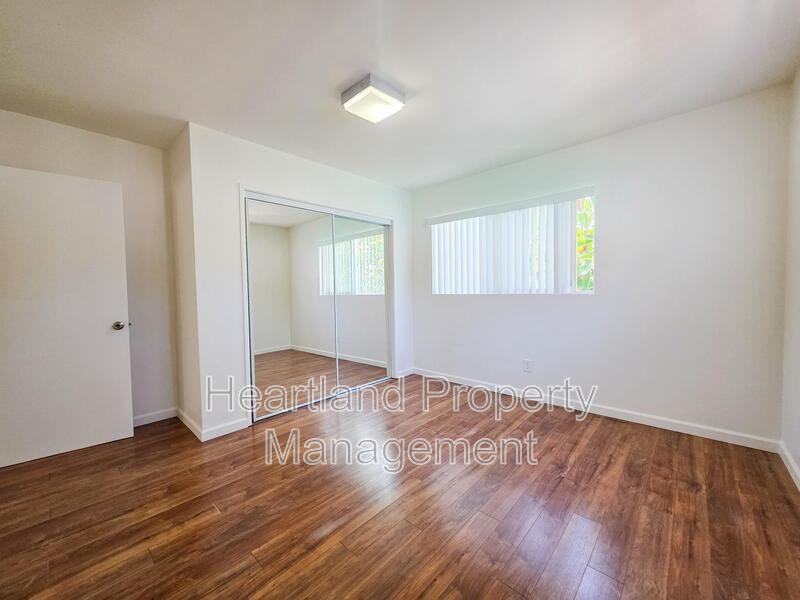 859 Agate St - Photo 4 of 6
