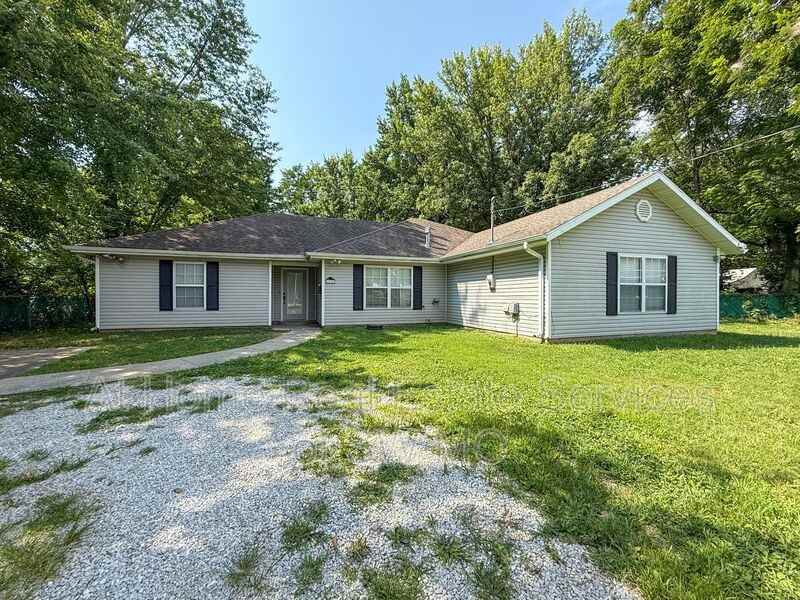 2624 East Cherry Street