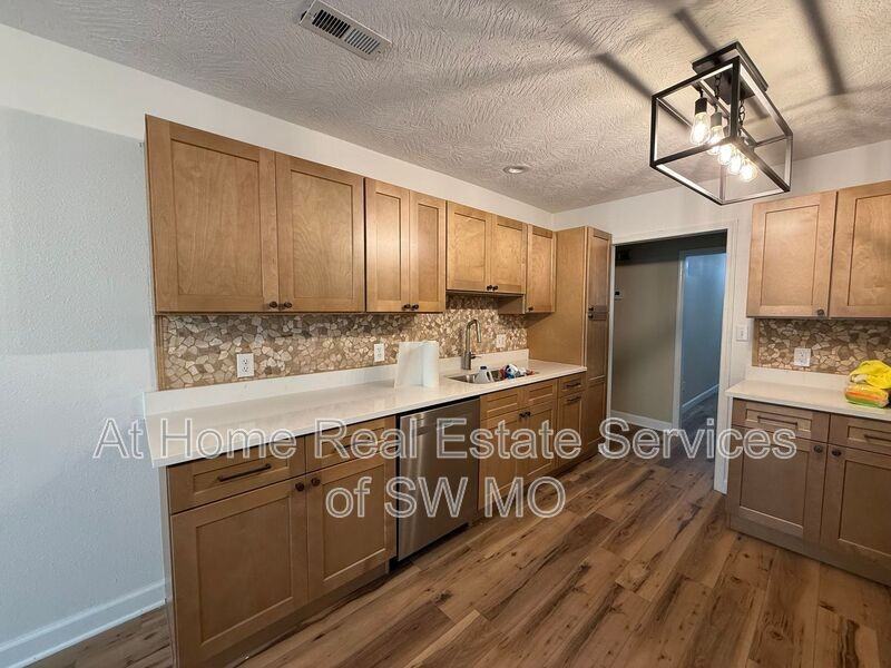 2624 E Cherry St - Photo 4 of 19