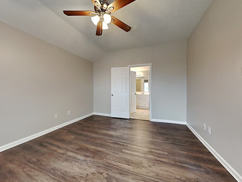 9010 York Hollow Ln - Photo 7 of 17
