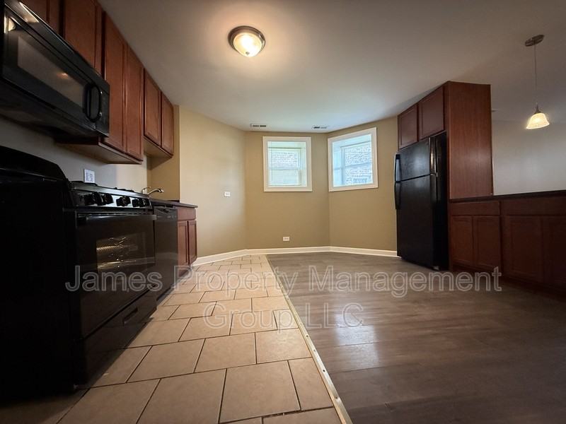 7349 S Emerald Ave - Photo 4 of 10