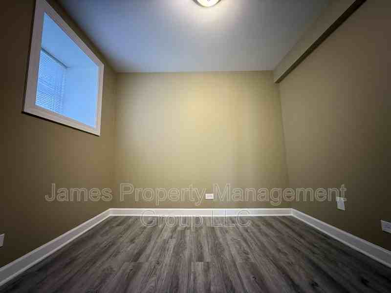 7349 S Emerald Ave - Photo 6 of 10