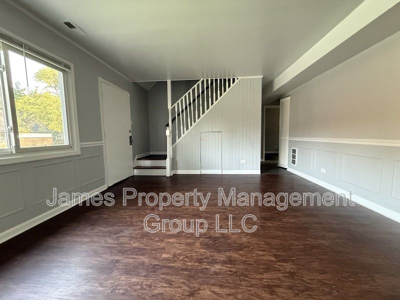 195 Washington St - Photo 2 of 10