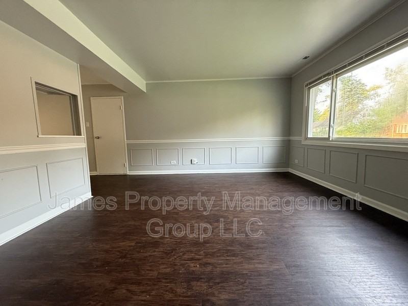 195 Washington St - Photo 3 of 10