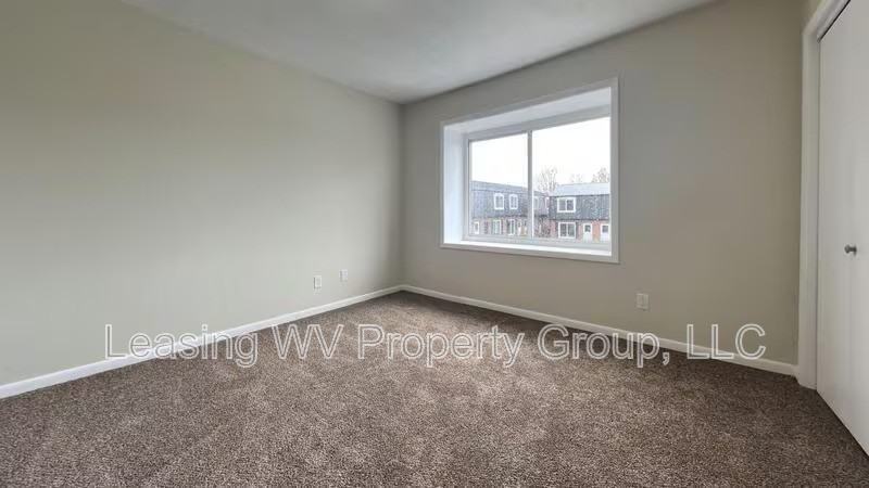 139 Clayton Ave #1A - Photo 5 of 7