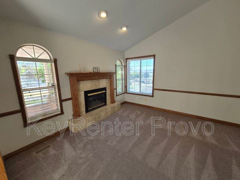 75 S Astor Ln - Photo 2 of 35
