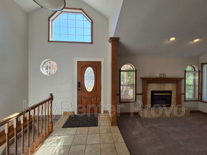 75 S Astor Ln - Photo 3 of 35
