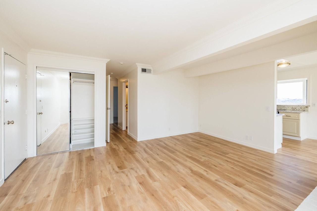 5-65 RODEO Apartments - Photo 3 of 50