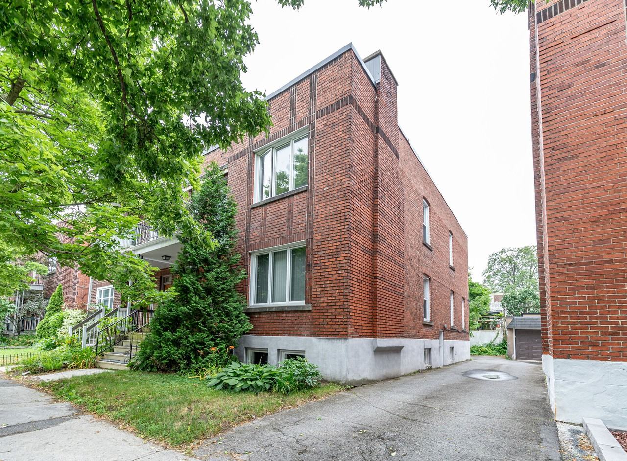 4344 Avenue Girouard - Photo 2 of 21