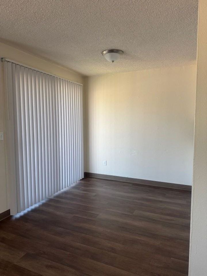 404-The Hamlet of Hawthorne - Photo 6 of 28