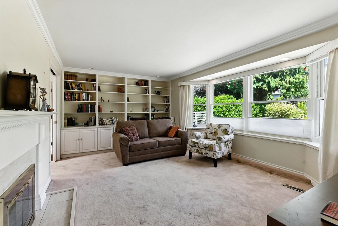 2240 Gordon Avenue - Photo 2 of 25