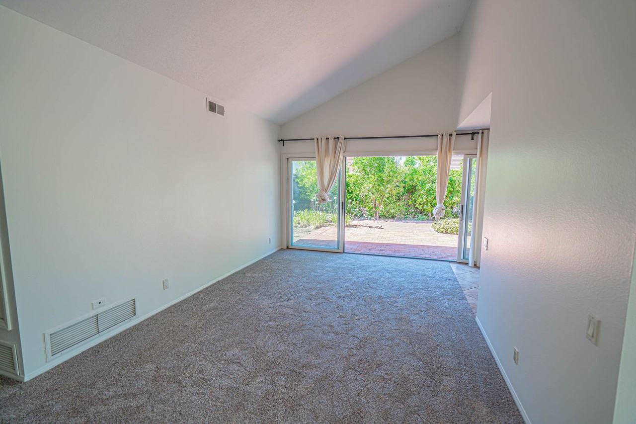 23627 Via Beguine - Photo 3 of 22