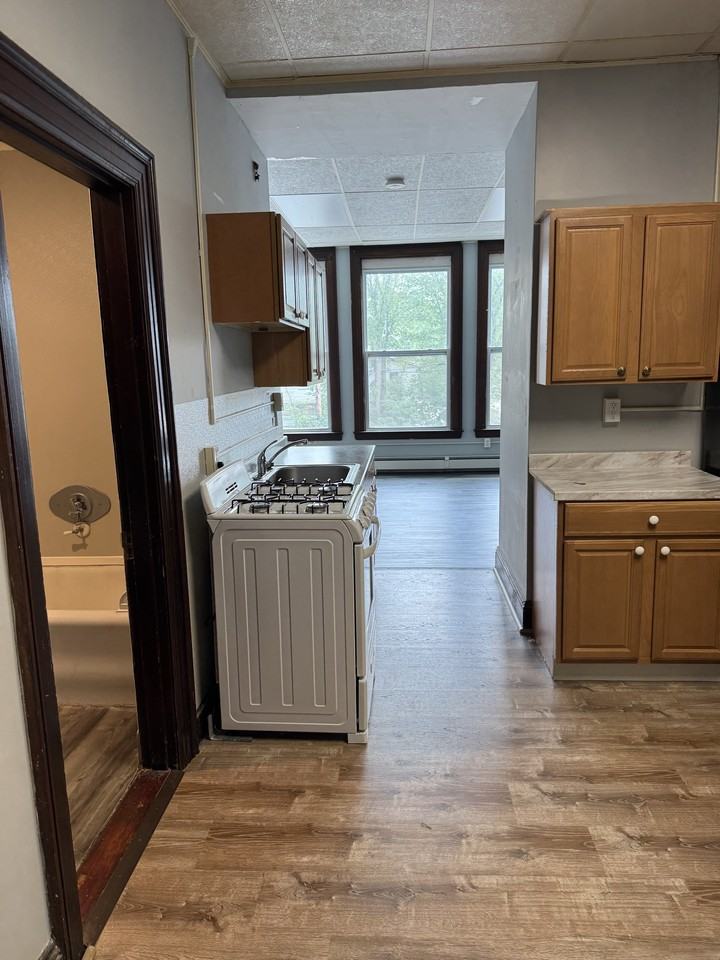 39-51 Main St - Photo 2 of 6