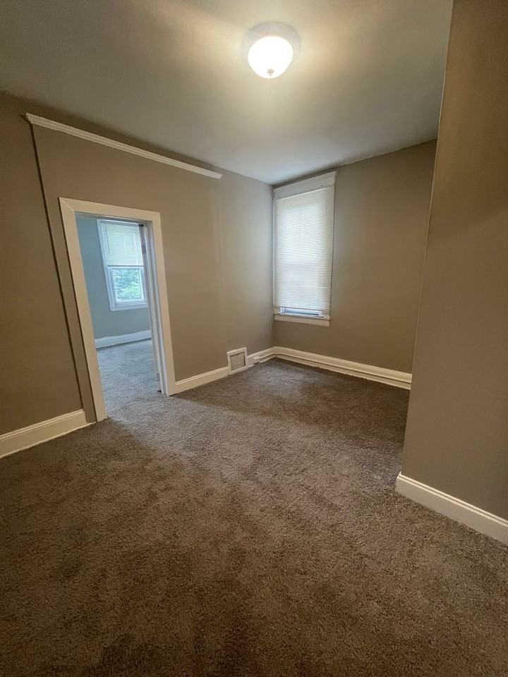 3023 W Belvedere Ave - Photo 2 of 7