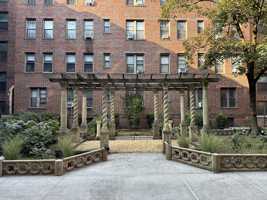 featured image of 555 Ovington Ave