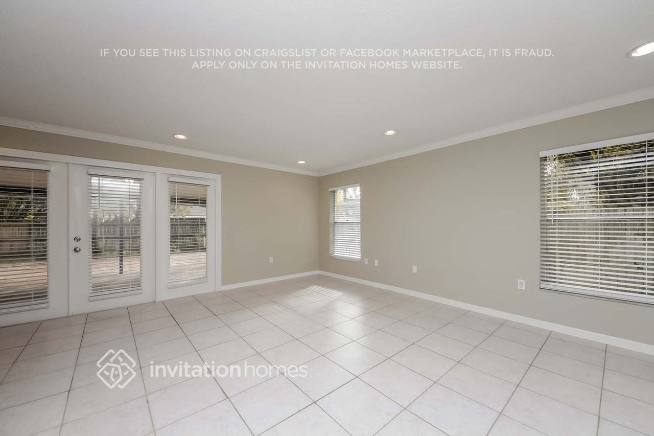 8516 Cedar Cove Ct - Photo 3 of 21