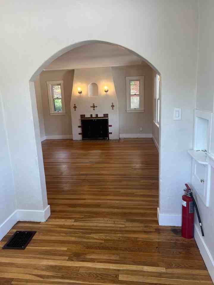 308 College Ct - Photo 2 of 38