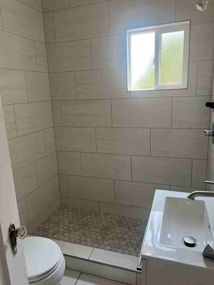 308 College Ct - Photo 6 of 38