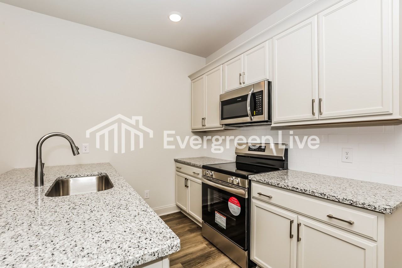 716 Elkins Dr - Photo 2 of 23