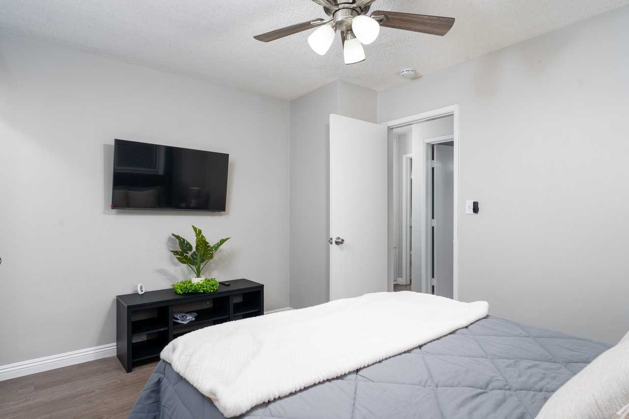 716 N Orange St #716 - Photo 4 of 24