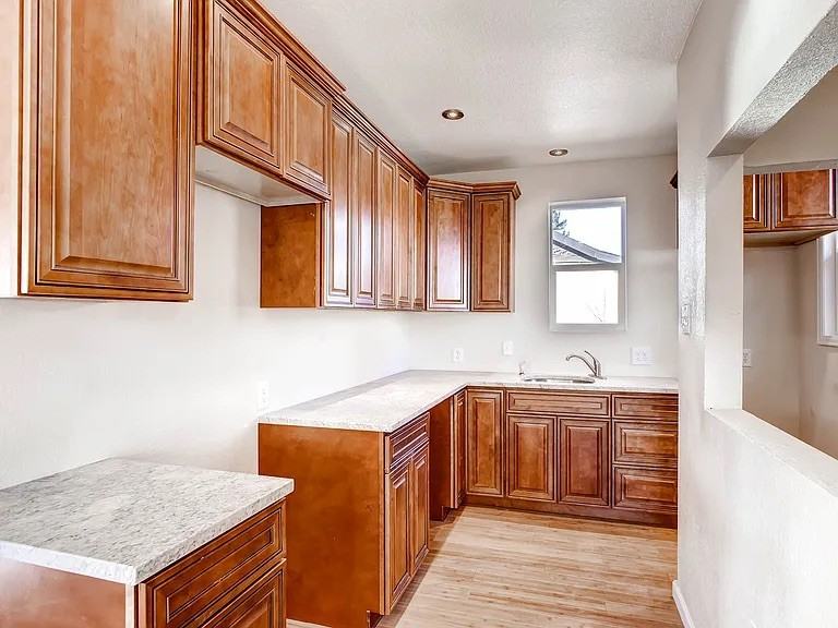 1518 Quince St - Photo 3 of 7