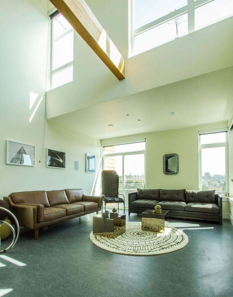 The Local 422 - Photo 3 of 11