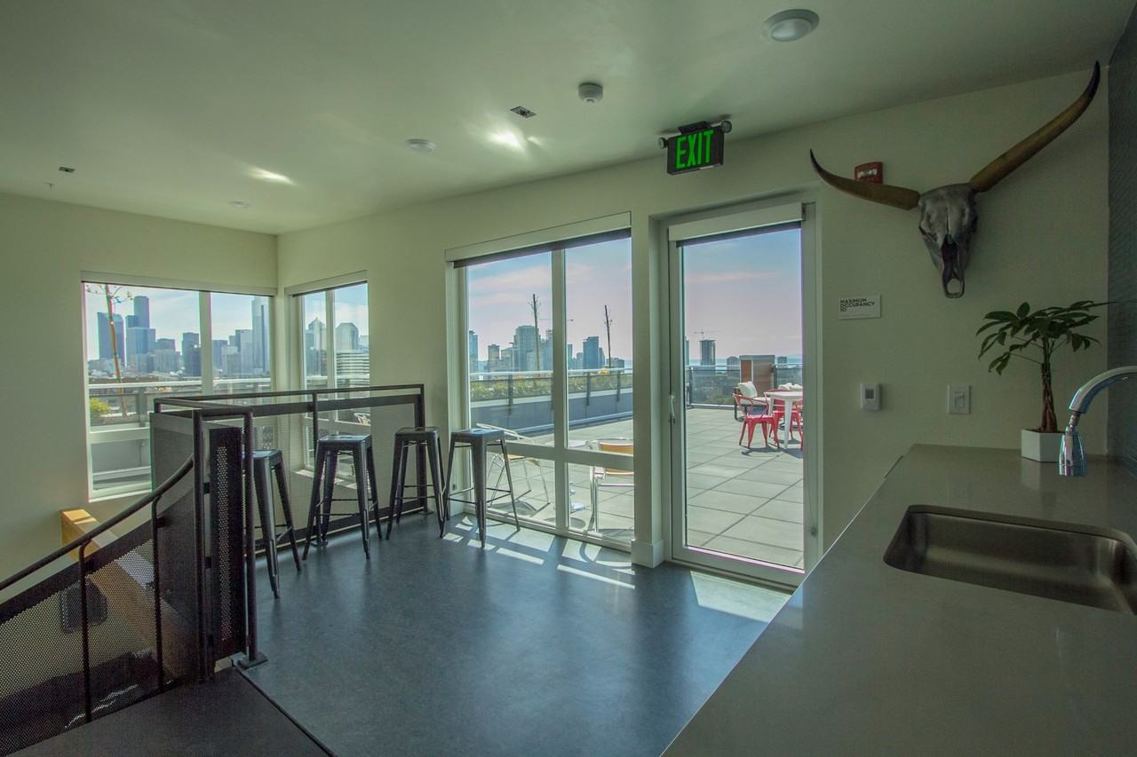 The Local 422 - Photo 5 of 11