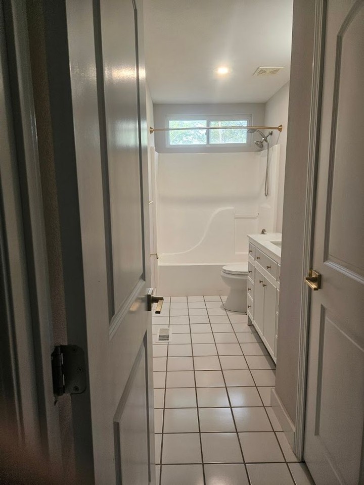 2344 Ridgecrest Dr - Photo 6 of 11