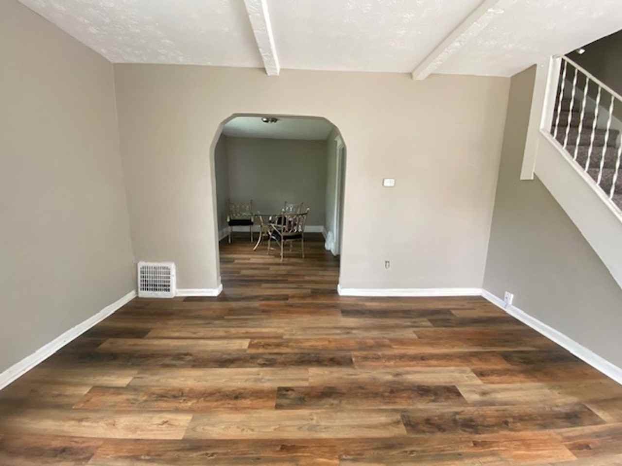 949 Ella Ct - Photo 3 of 14