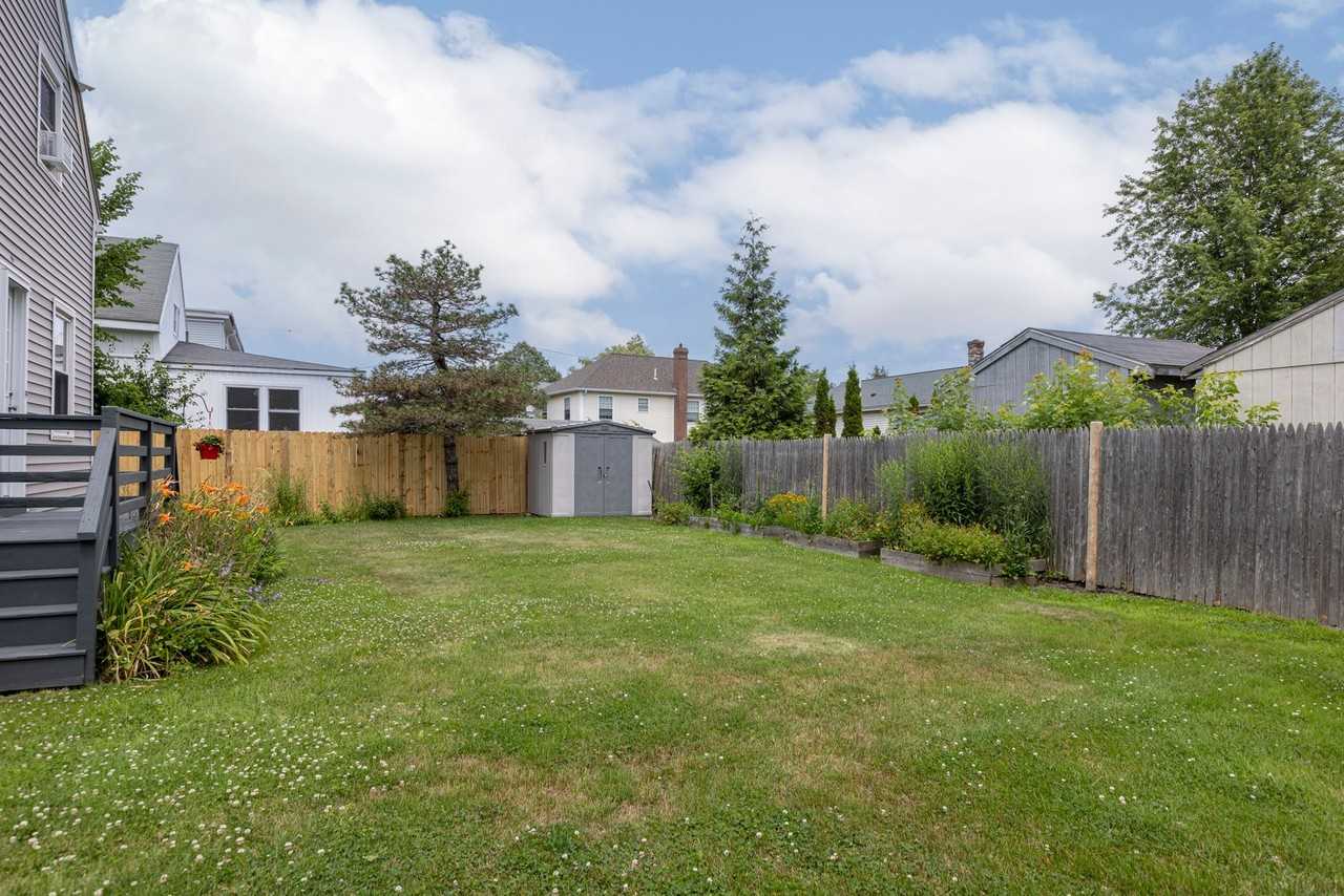 140 & 142 Sawyer Street - Photo 3 of 7