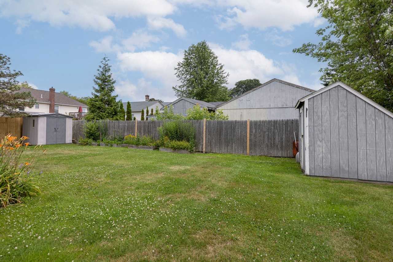 140 & 142 Sawyer Street - Photo 4 of 7