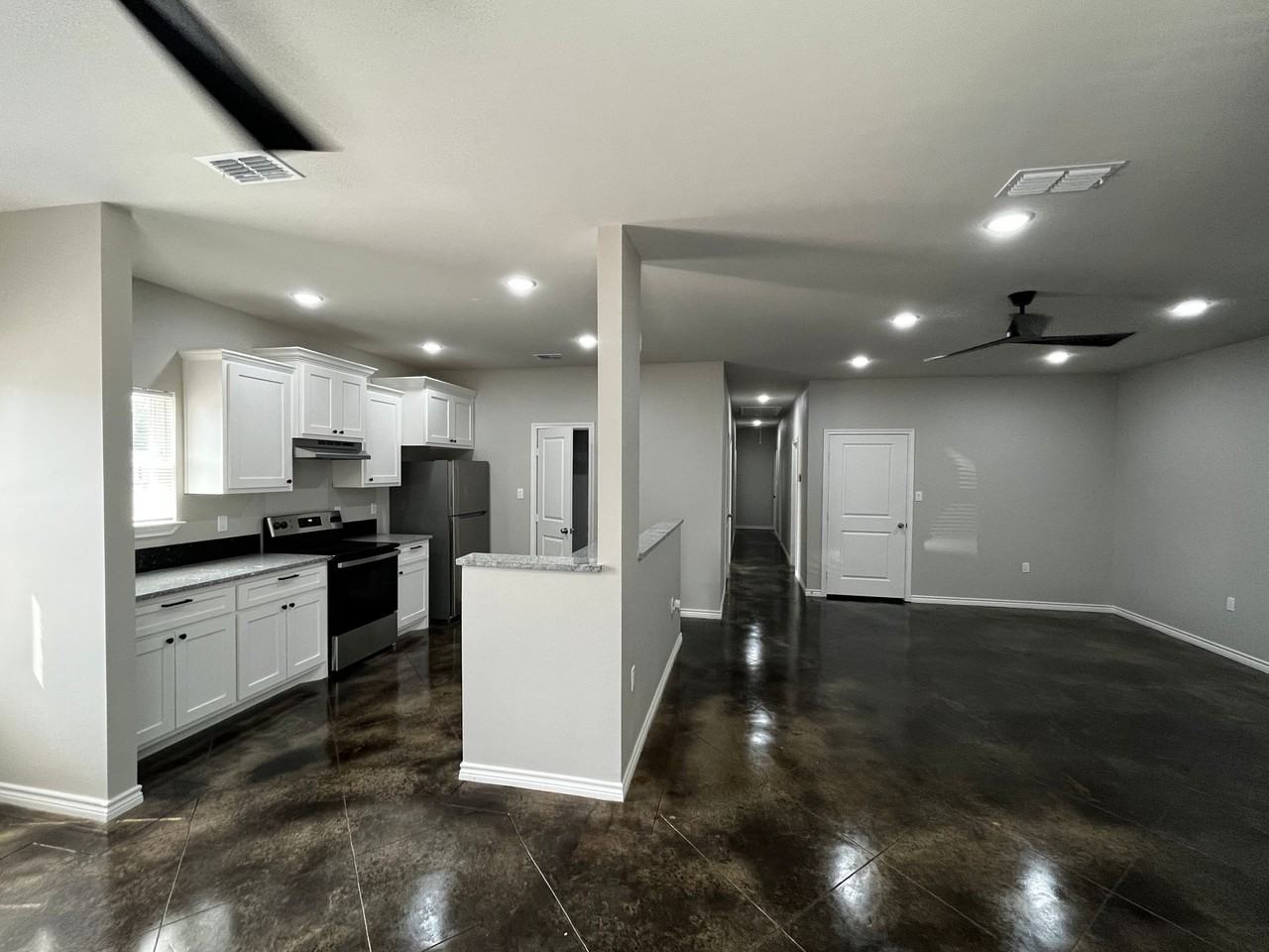 Country Road Triplex - Photo 3 of 14