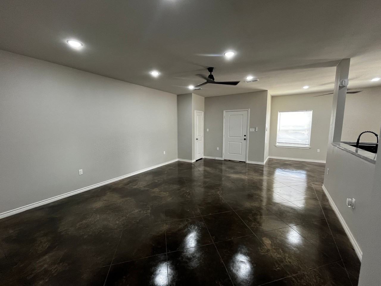 Country Road Triplex - Photo 4 of 14