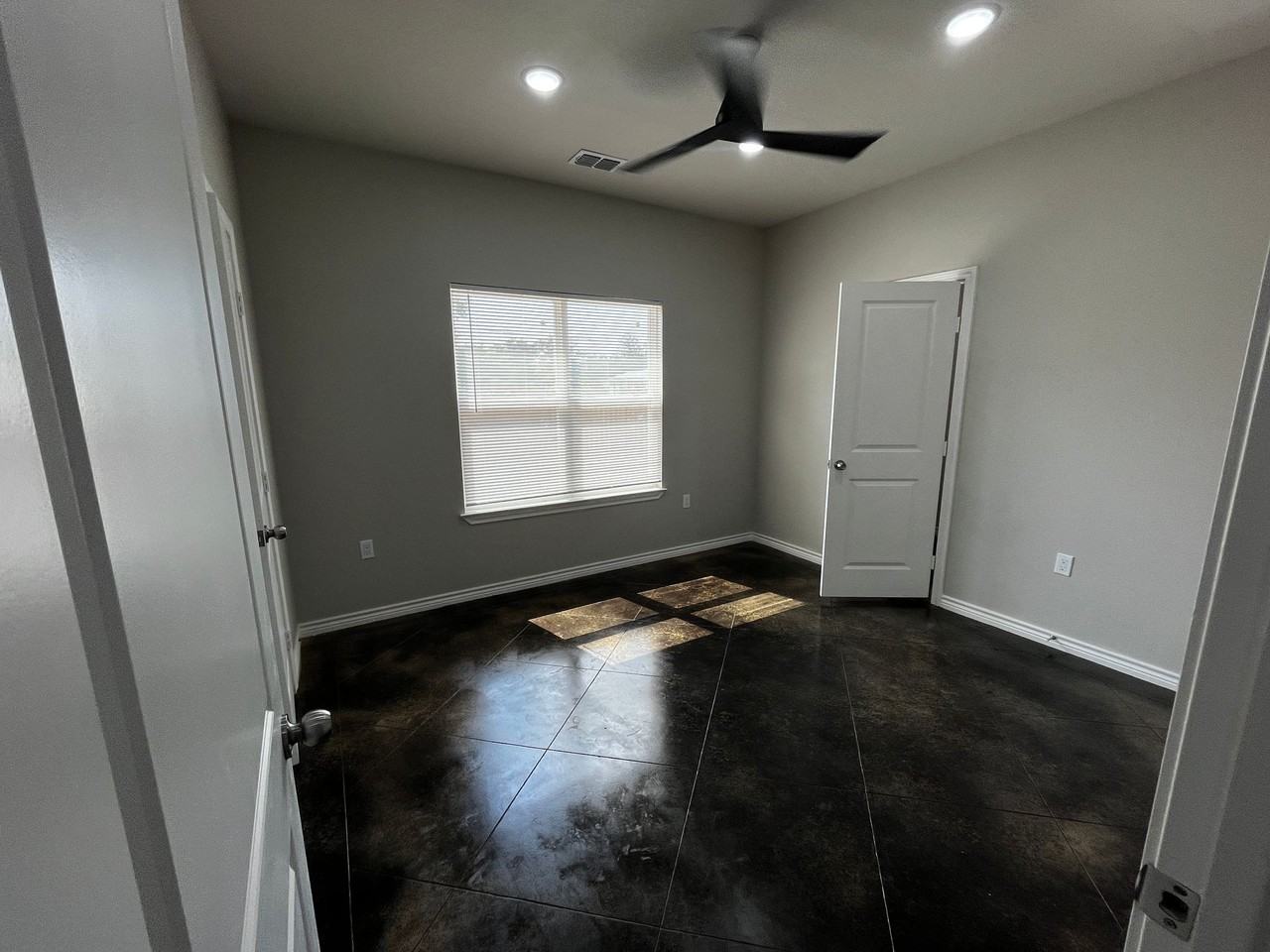 Country Road Triplex - Photo 5 of 14