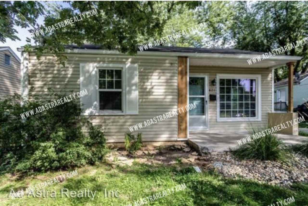 821 N Crysler Ave - Photo 2 of 23