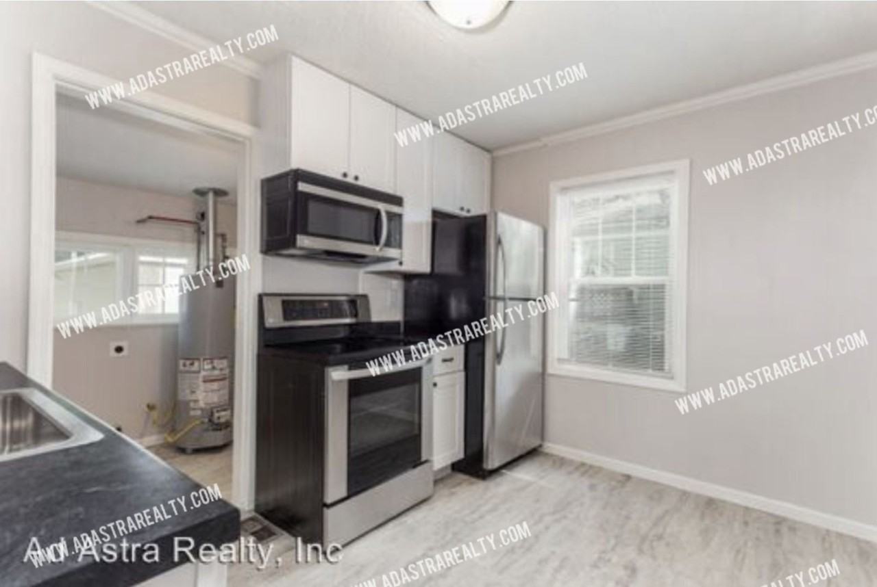 821 N Crysler Ave - Photo 6 of 23