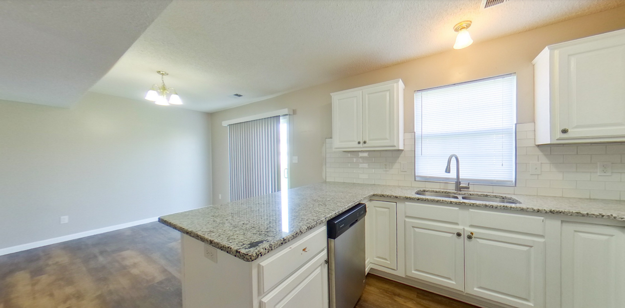 438 Butterfield Rd - Photo 2 of 13