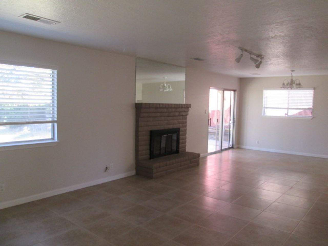 12901 Granite Ave Ne - Photo 3 of 24