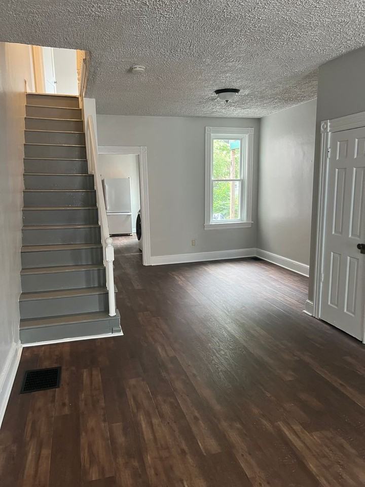 529 Howard Ave - Photo 2 of 12