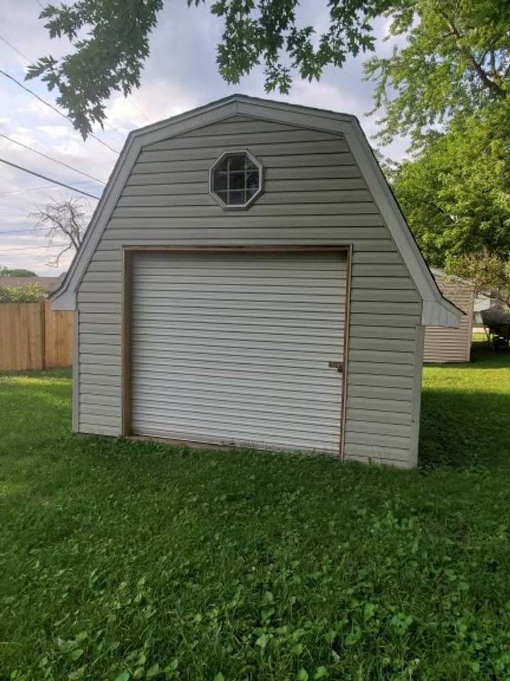 703 5th Street - Photo 2 of 15