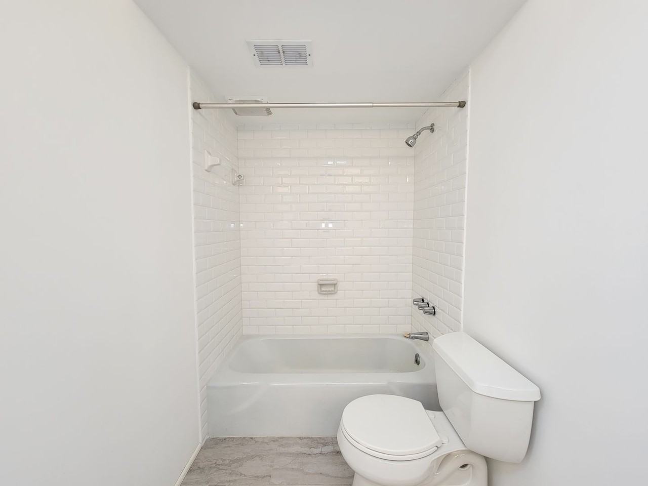 2243 W Alabama St #B - Photo 5 of 49